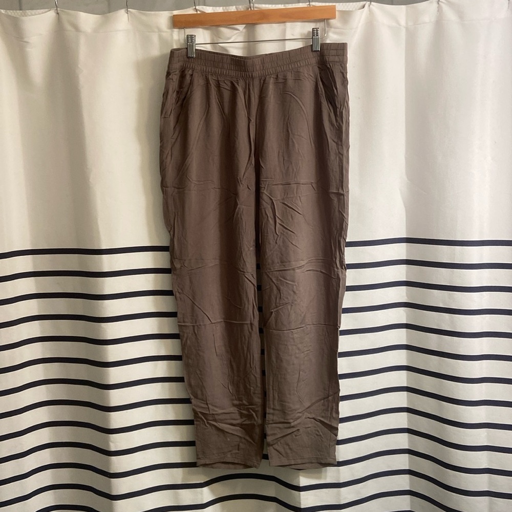 H & M army green flow pant